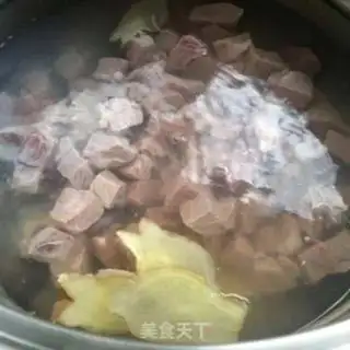 Make Red beef noodles step 2