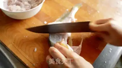 Make Yellow pasta with fresh snow step 3