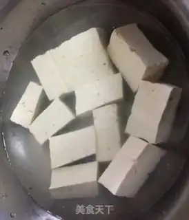Make The radish tofu soup step 1