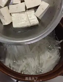 Make The radish tofu soup step 4