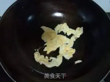 Make Tomato mushroom egg noodles step 6