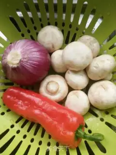 Make Beef veal pizza step 2