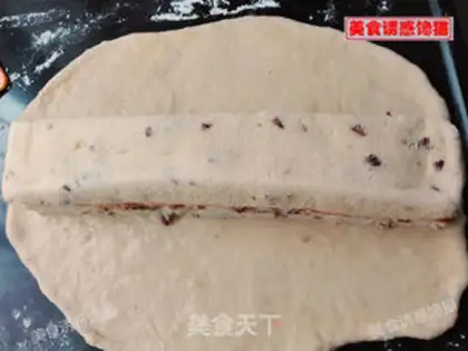 Make Red-tree cake rolls step 12