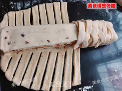 Make Red-tree cake rolls step 13