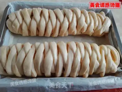 Make Red-tree cake rolls step 15
