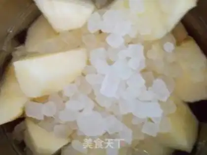Make Apple soup step 1