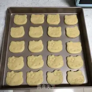 Make Katie Cat Biscuit step 8
