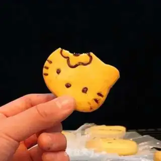 Make Katie Cat Biscuit step 13