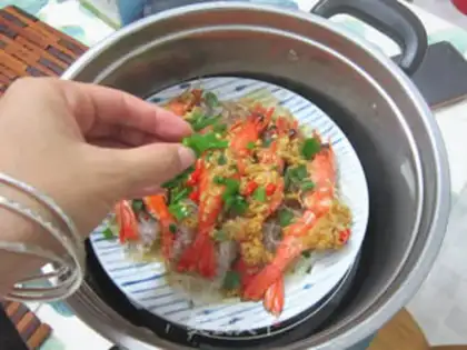 Make Garlic fan shrimp step 6