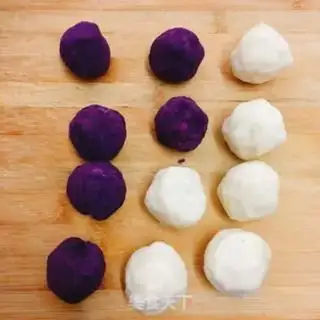 Make Potato mountain medicine cake step 2