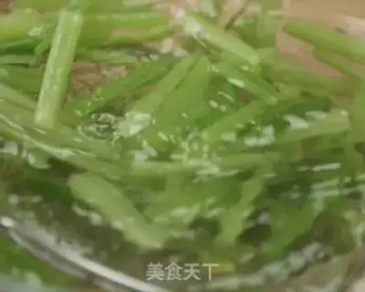 Make Celery fried dry step 5