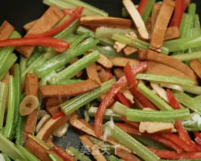 Make Celery fried dry step 9