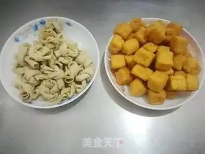 Make A casserole with five flowers step 1