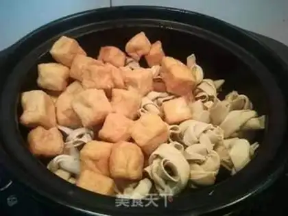 Make A casserole with five flowers step 3