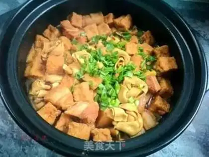 Make A casserole with five flowers step 5