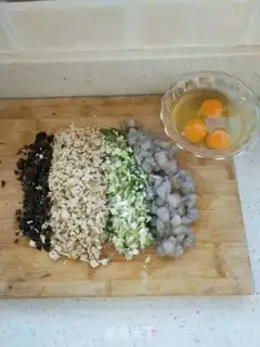 Make Pumpkin shrimp prawn bag step 1