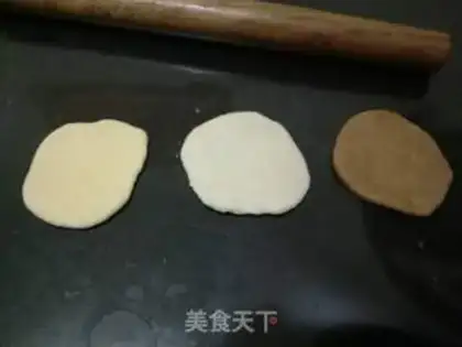 Make Three-coloured buns step 3