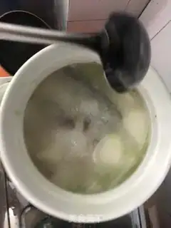 Make Squid radish soup step 1