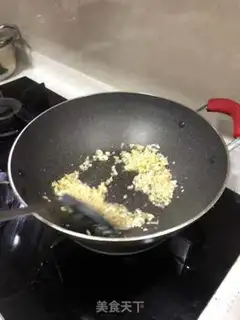 Make Garlic sauce and shrimp step 2
