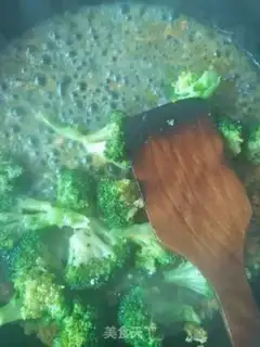 Make Garlic broccoli step 3