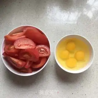 Make Tomato fried eggs step 0