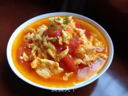 Make Tomato fried eggs step 8