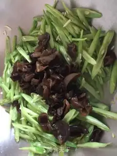 Make Dragon Budd Beans, Black Moor step 4