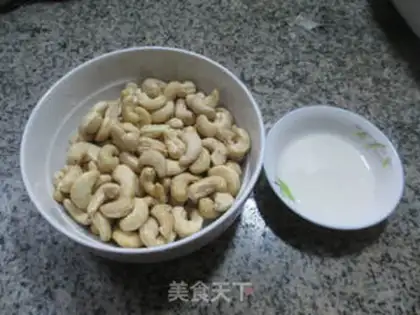 Make Bread-based cashew nuts step 0