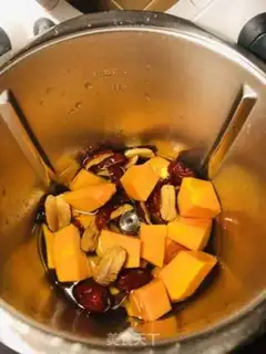Make Chinese pumpkin spoon step 1