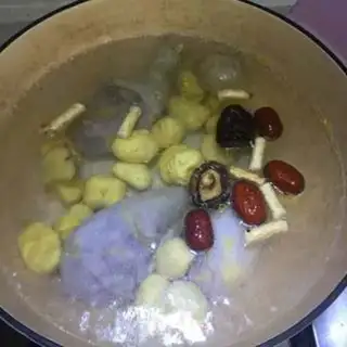 Make Cricket chicken leg soup step 9