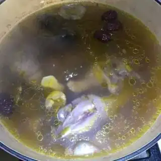 Make Cricket chicken leg soup step 10