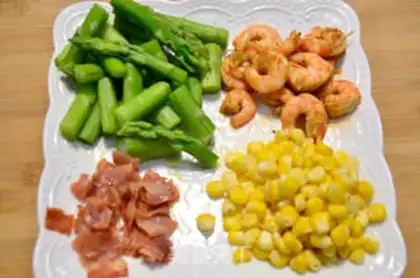 Make Pizza on the bottom of the shrimp step 3