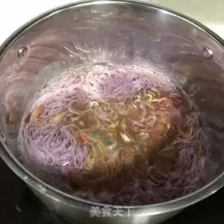 Make Shrimp pork soup noodles step 5