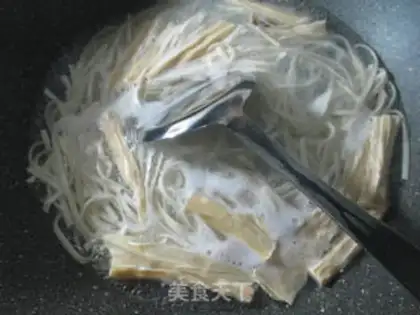 Make The cranberry curd noodles step 1
