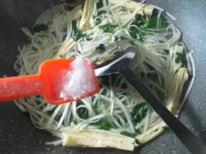 Make The cranberry curd noodles step 4