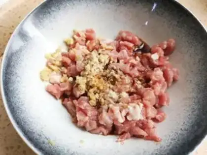 Make Pork dumplings step 2
