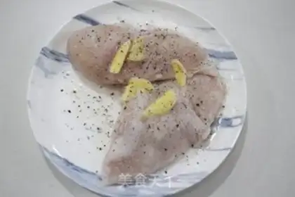 Make Chicken steak with cheese sauce step 0