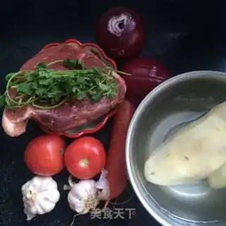 Make Tomato beef stew potatoes step 0