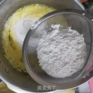 Make Cat cookies step 4