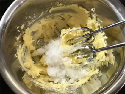 Make Coffee jam pie step 1