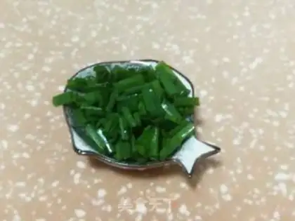 Make Shrimp noodle soup step 1