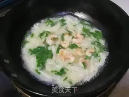 Make Shrimp noodle soup step 4