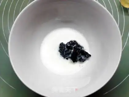 Make Double blueberry chili cake step 1