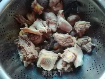 Make A chicken with mushrooms step 2