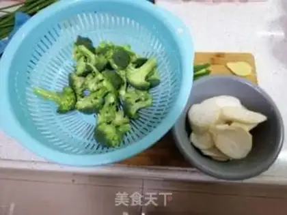 Make Pelican apricot with broccoli step 1
