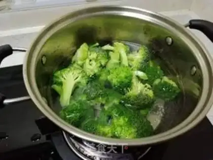 Make Pelican apricot with broccoli step 2