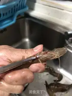 Make Spicy sauce and shrimp step 1