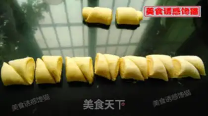 Make Gold-coloured coconut bread step 5