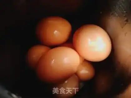 Make The kettle boils eggs step 1
