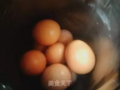 Make The kettle boils eggs step 4